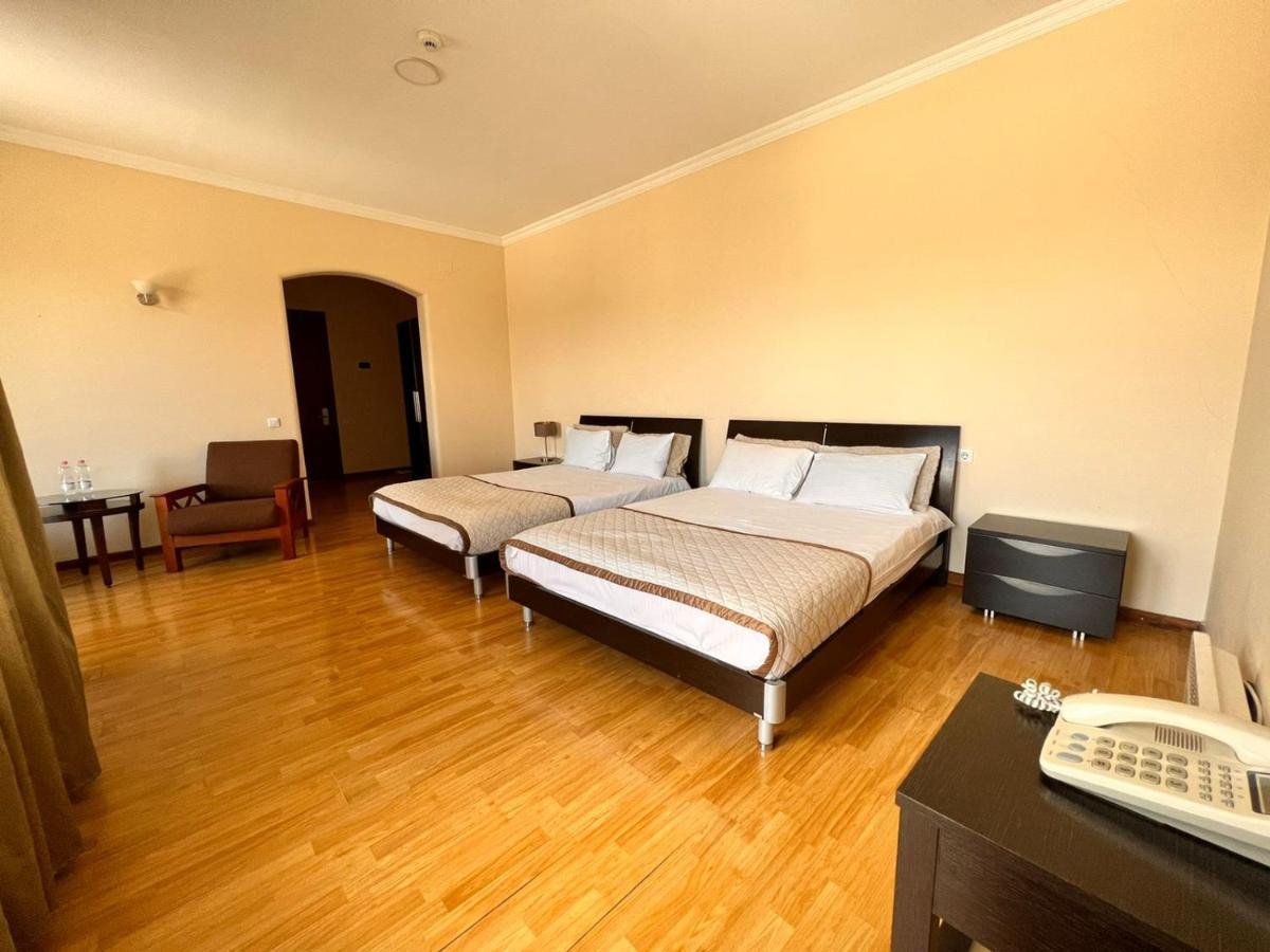 Hotel Beaumonde Garden Tbilisi Exteriör bild