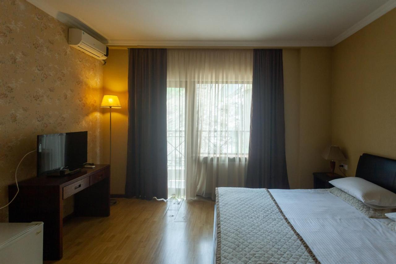 Hotel Beaumonde Garden Tbilisi Exteriör bild