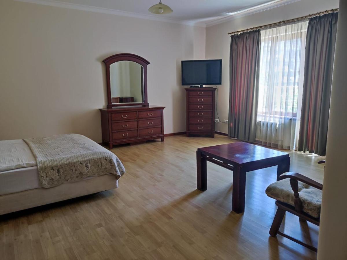 Hotel Beaumonde Garden Tbilisi Exteriör bild
